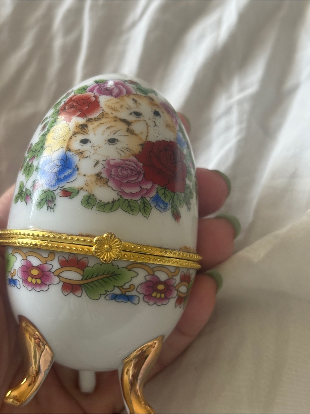 Vintage Hinged Egg Trinket Box Kittens Floral Gold Footed Keepsake - Picture 7 of 10